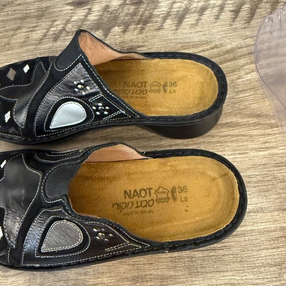 Naot Slip-On Black Leather Embroidered Clogs Slip On Mule Sz 36 - US 5 - Picture 8 of 8